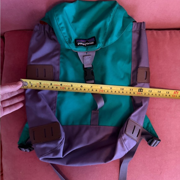 Patagonia kids Green and Purple Backpack - Picture 5 of 6